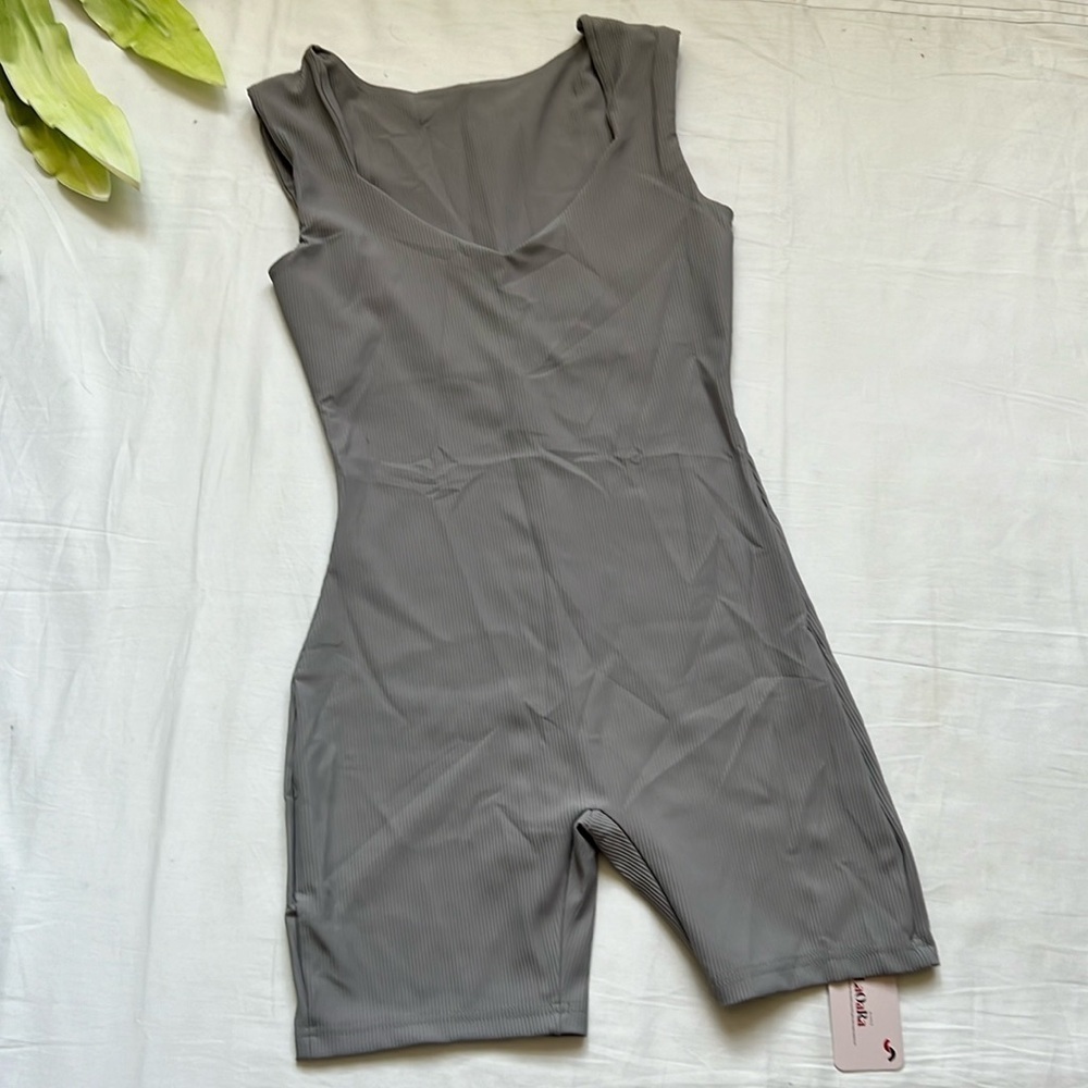 NWT Laoara Sexy One Piece Knitted Sleeveless Seamless V Neck Romper